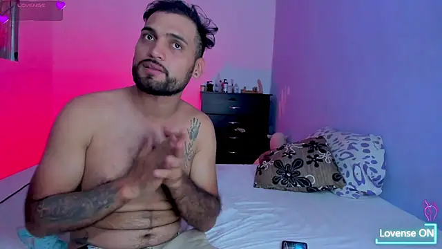 Snapshot of 6_bunny_9 chatting on January 13, 1:02 am 6 bunny 9 online show from January 13, 1:02 am