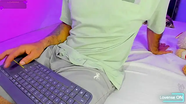 Snapshot of 6_bunny_9 chatting on January 15, 11:08 pm 6 bunny 9 online show from January 15, 11:08 pm