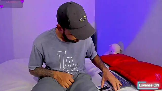 Snapshot of 6_bunny_9 chatting on January 21, 4:05 pm 6 bunny 9 online show from January 21, 4:05 pm