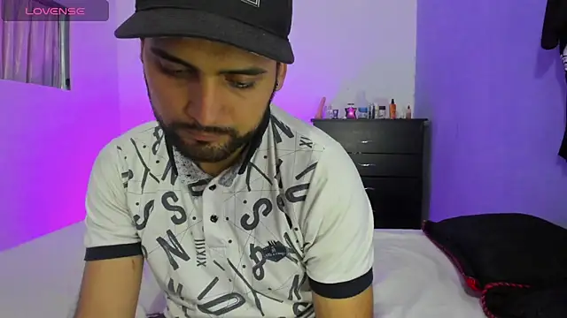 Snapshot of 6_bunny_9 chatting on February 15, 1:10 am 6 bunny 9 online show from February 15, 1:10 am