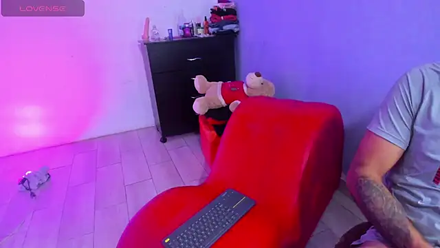 Snapshot of 6_bunny_9 chatting on February 16, 2:53 am 6 bunny 9 online show from February 16, 2:53 am