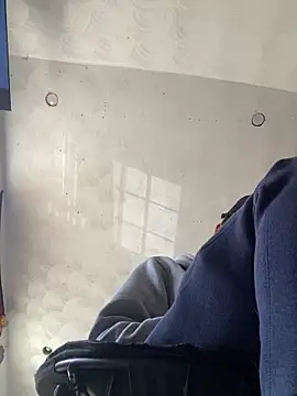 Snapshot of rayyymack chatting on December 8, 3:45 pm rayyymack online show from December 8, 3:45 pm