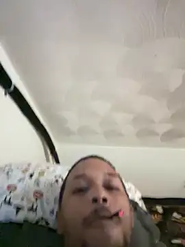 Snapshot of rayyymack chatting on February 6, 2:11 am rayyymack online show from February 6, 2:11 am