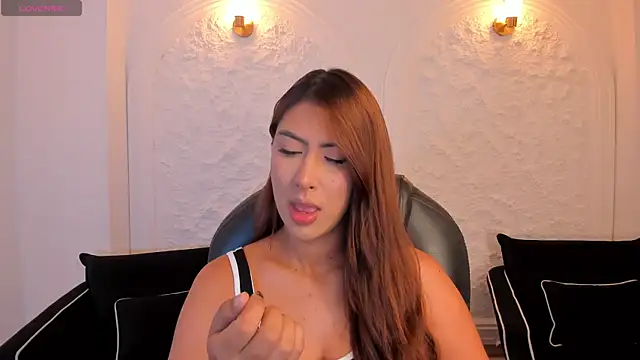 Snapshot of ArianaDumont chatting on May 17, 11:17 am ArianaDumont online show from May 17, 11:17 am