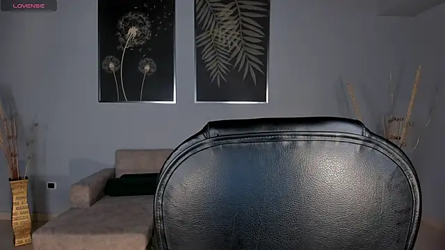 KatieStonne online show from October 28, 3:32 am