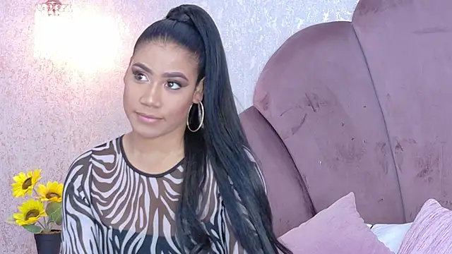 Snapshot of Salome_Diaz_ chatting on November 7, 4:23 am Salome Diaz online show from November 7, 4:23 am