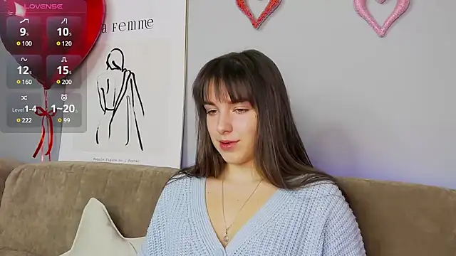 Sofia Hugs online show from February 19, 11:28 am