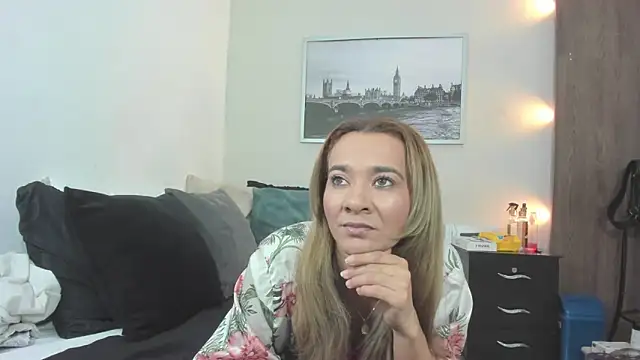 penelope handaos online show from October 7, 3:09 pm