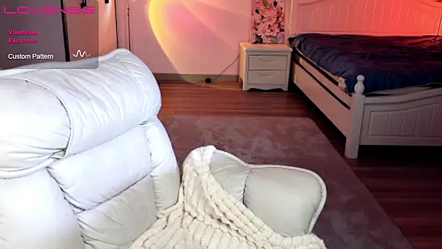 Snapshot of JoooJo_ chatting on January 7, 1:46 pm JoooJo online show from January 7, 1:46 pm