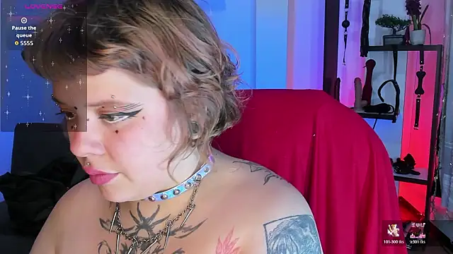 Snapshot of Sabrina_scarlett chatting on February 15, 4:42 am Sabrina scarlett online show from February 15, 4:42 am