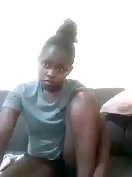 Sweetcecie01 online show from March 16, 9:37 pm