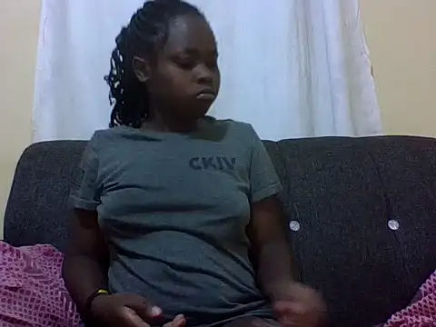 Sweetcecie01 online show from May 18, 11:32 pm