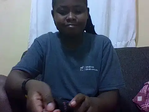 Sweetcecie01 online show from May 29, 9:35 pm