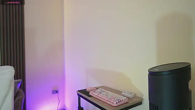 Snapshot of Anybuny chatting on September 15, 12:05 pm Anybuny online show from September 15, 12:05 pm