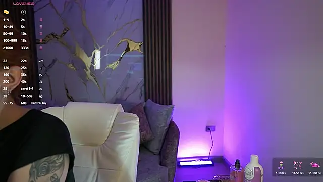 Snapshot of Anybuny chatting on October 6, 11:40 am Anybuny online show from October 6, 11:40 am