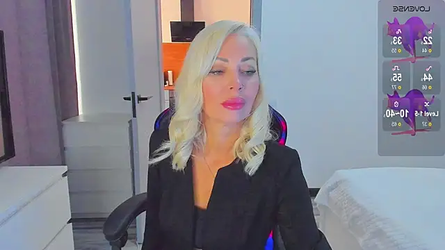 Miya Kisss online show from October 25, 9:06 am