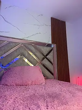 Kendy Wilkinson online show from February 21, 7:15 pm