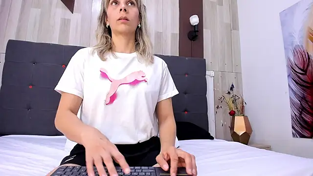 Anastasiapriest online show from May 13, 11:51 am