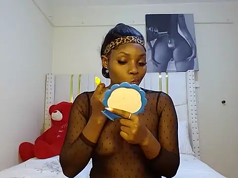 Snapshot of Tamia_love200 chatting on June 18, 2:01 am Tamia love200 online show from June 18, 2:01 am