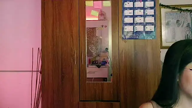 LauGrayJ online show from March 12, 1:45 am