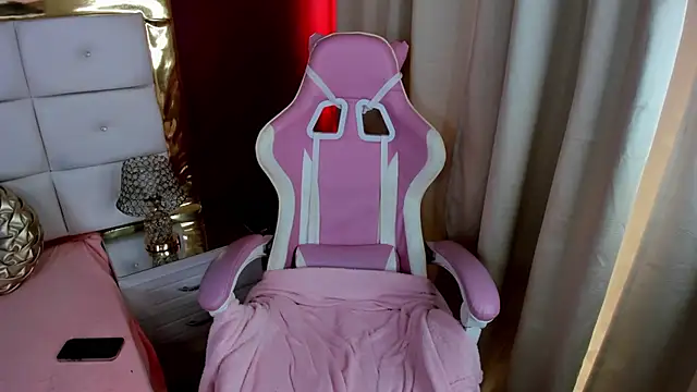 Snapshot of _cat_18 chatting on December 29, 8:48 pm  cat 18 online show from December 29, 8:48 pm