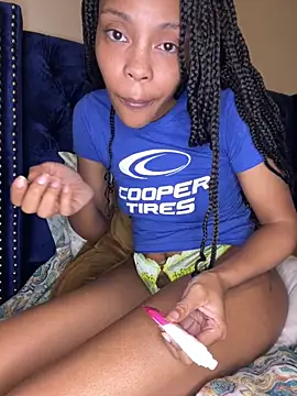 Snapshot of ButtahscotchBarbiee chatting on November 9, 6:33 am ButtahscotchBarbiee online show from November 9, 6:33 am