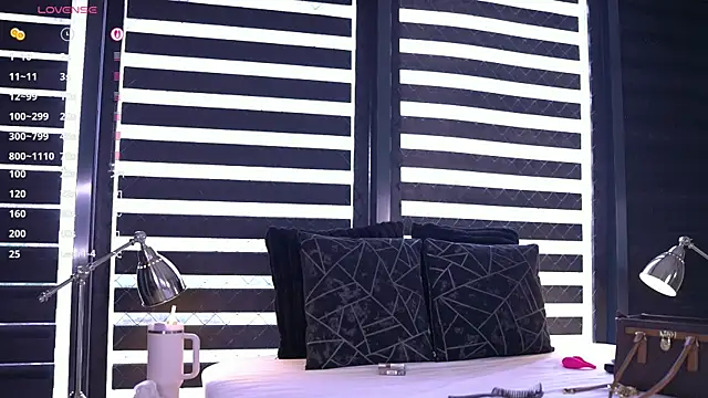 MissKiarra online show from May 22, 6:53 am