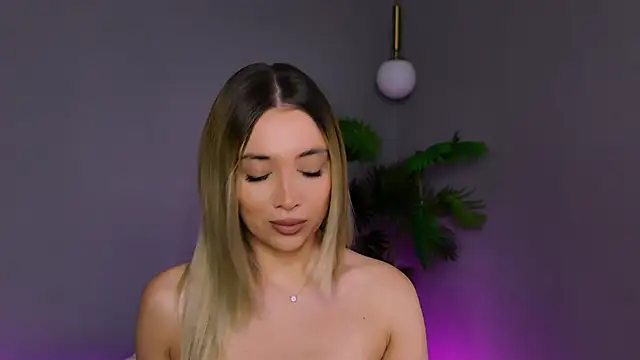Jessielle online show from April 23, 4:14 am