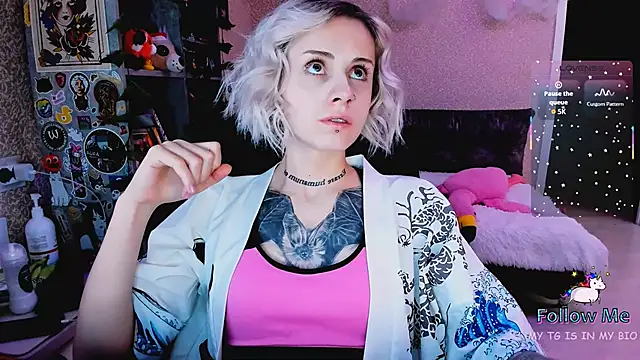 NaniMoore online show from November 27, 8:11 pm