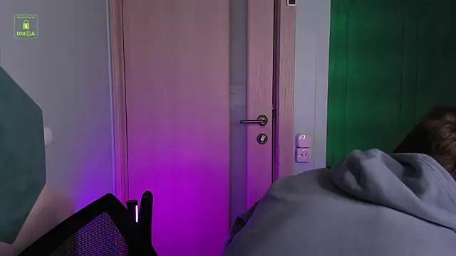 MarkGWalker online show from December 21, 3:42 pm