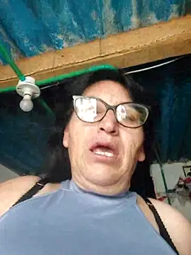 clarita 01 online show from December 20, 1:40 pm