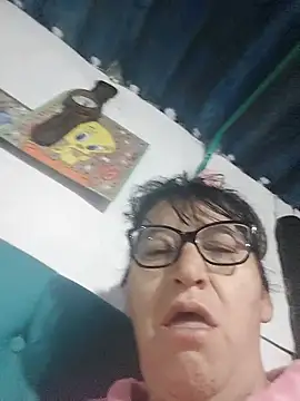 Snapshot of clarita_01 chatting on May 4, 10:11 am clarita 01 online show from May 4, 10:11 am