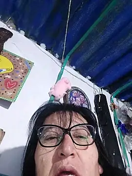 Snapshot of clarita_01 chatting on May 8, 10:09 am clarita 01 online show from May 8, 10:09 am