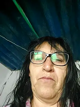 Snapshot of clarita_01 chatting on May 17, 8:27 pm clarita 01 online show from May 17, 8:27 pm