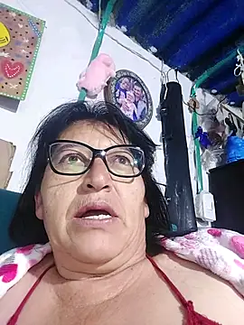 Snapshot of clarita_01 chatting on May 19, 10:43 am clarita 01 online show from May 19, 10:43 am