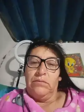Snapshot of clarita_01 chatting on June 12, 10:03 am clarita 01 online show from June 12, 10:03 am