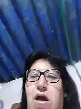 Snapshot of clarita_01 chatting on June 18, 10:19 am clarita 01 online show from June 18, 10:19 am