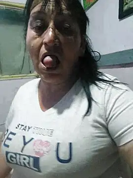 Snapshot of clarita_01 chatting on July 9, 12:48 am clarita 01 online show from July 9, 12:48 am