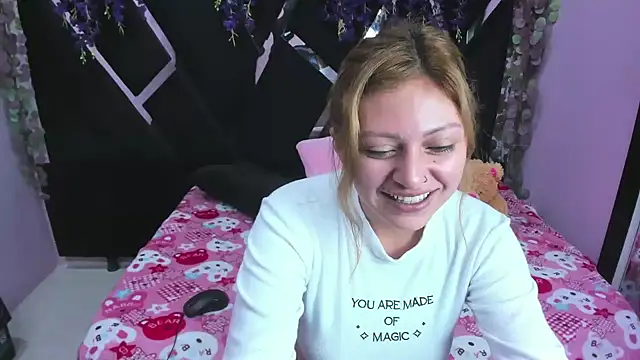 Emmily Walker online show from January 6, 2:10 pm