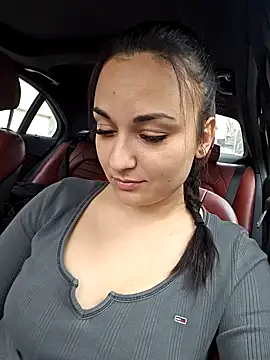 Snapshot of AlexandraRand chatting on February 5, 11:23 am AlexandraRand online show from February 5, 11:23 am