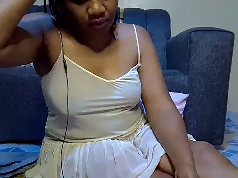 Snapshot of Sexy_Kezzy chatting on May 28, 6:16 pm Sexy Kezzy online show from May 28, 6:16 pm
