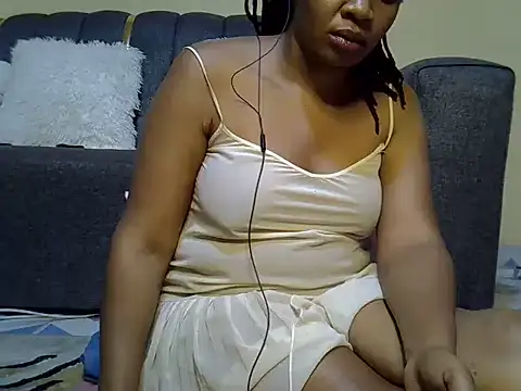 Snapshot of Sexy_Kezzy chatting on June 20, 3:48 pm Sexy Kezzy online show from June 20, 3:48 pm