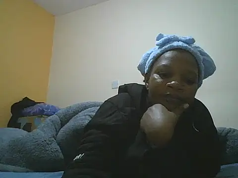 Snapshot of clakemmy250 chatting on June 13, 9:46 pm clakemmy250 online show from June 13, 9:46 pm