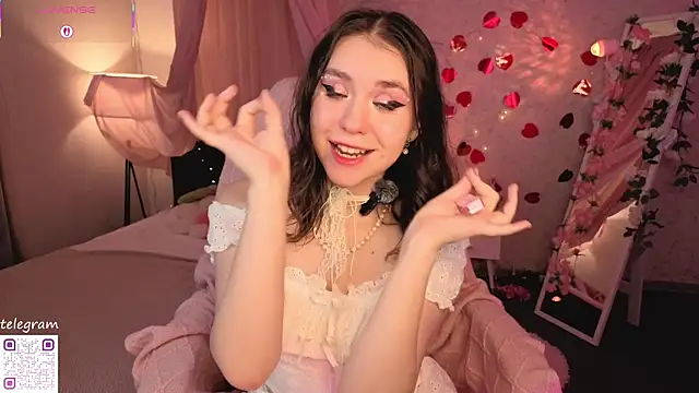 Snapshot of lilly_Cherry_ chatting on July 3, 11:27 am lilly Cherry online show from July 3, 11:27 am