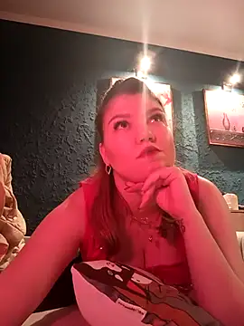 VioletteWay online show from February 19, 7:05 pm