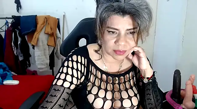 Snapshot of vikyadams chatting on March 4, 2:38 am vikyadams online show from March 4, 2:38 am