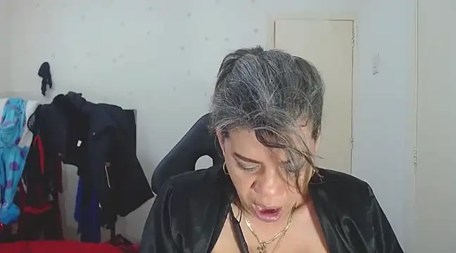 Snapshot of vikyadams chatting on March 5, 10:22 am vikyadams online show from March 5, 10:22 am