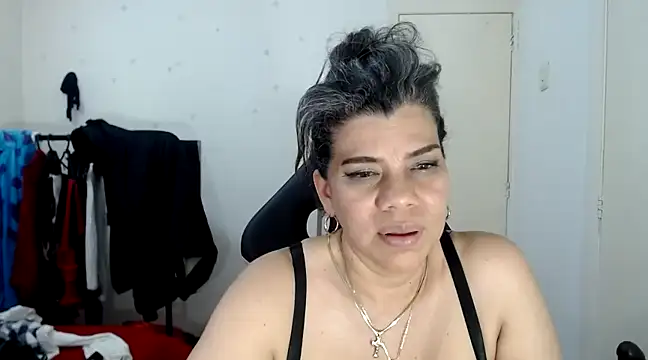 Snapshot of vikyadams chatting on March 5, 10:10 pm vikyadams online show from March 5, 10:10 pm