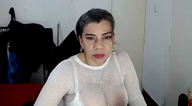 Snapshot of vikyadams chatting on March 7, 1:42 am vikyadams online show from March 7, 1:42 am