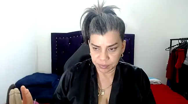 Snapshot of vikyadams chatting on March 23, 1:42 am vikyadams online show from March 23, 1:42 am